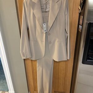 Teenflo beige suite